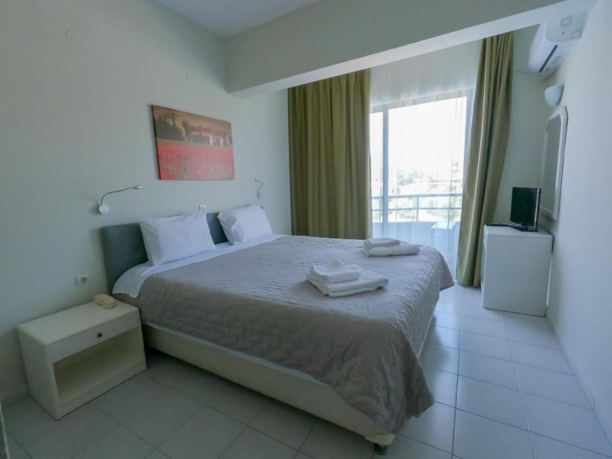 Ivory Hotel Theologos  Luaran gambar