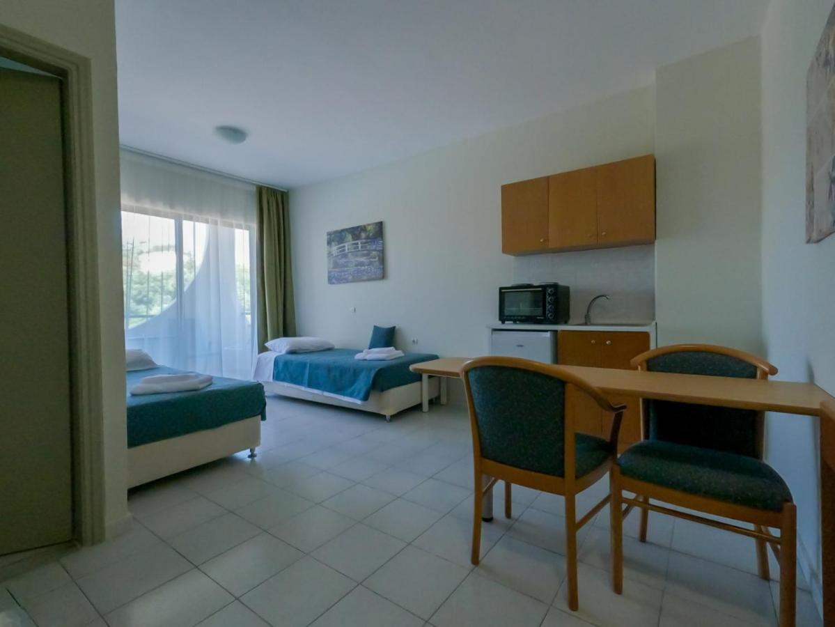 Ivory Hotel Theologos  Luaran gambar