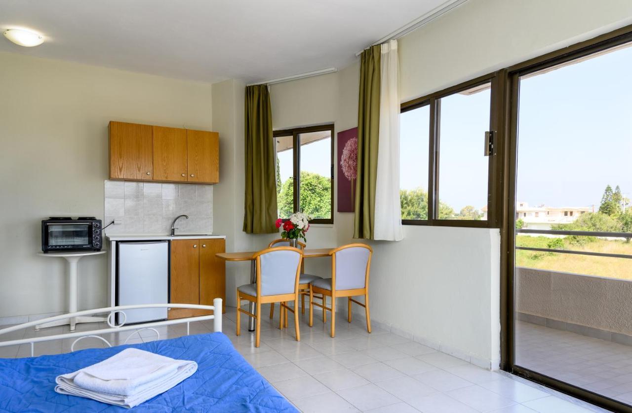 Ivory Hotel Theologos  Luaran gambar